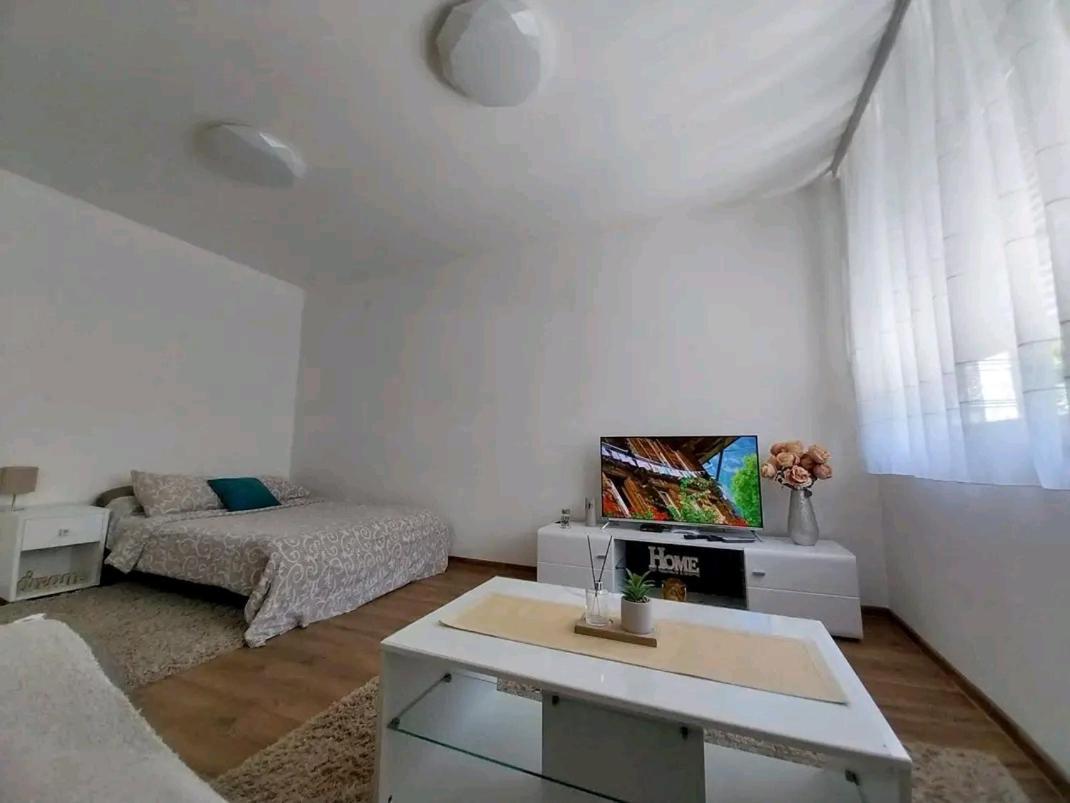 Apartmani Sofronic Loznica 1 Luaran gambar